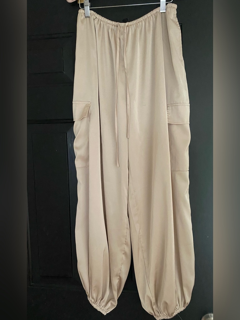 Awesome baggy satin cargo pants ! Size US 8 from BooHoo